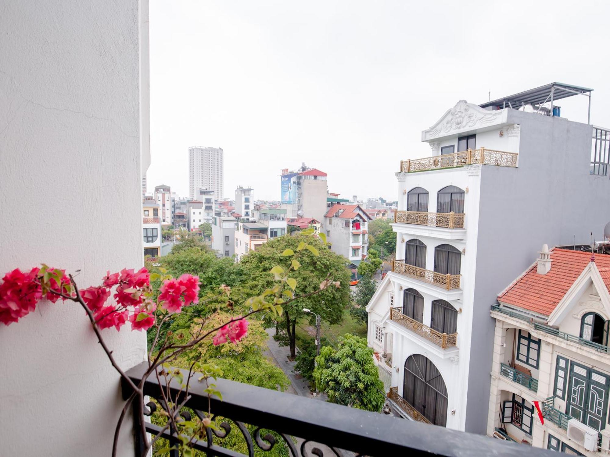 Phuong Nam Luxury Long Bien * Hanoi